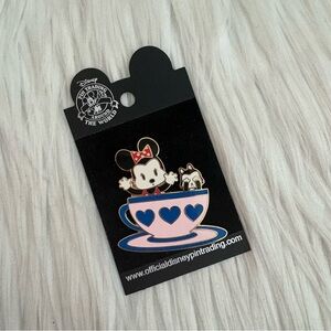 2004 Disney Minnie and Figaro in a Teacup Enamel Pin